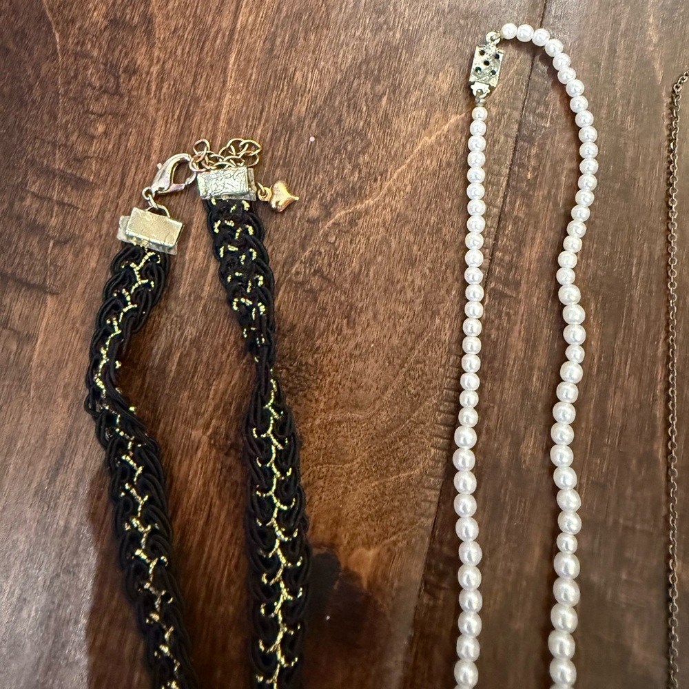 Vintage Costume Jewelry Mixed Lot Clip On Earrings Chokers Feminine - Picture 3 of 12